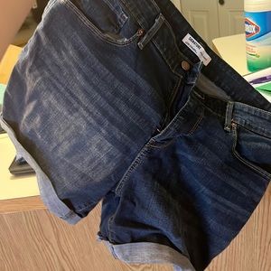 Levi signature mom jeans. 14 (32W). Dark denim.